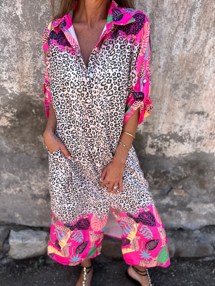 Blusão Estampado Animal Print com Detalhes Tropicais
