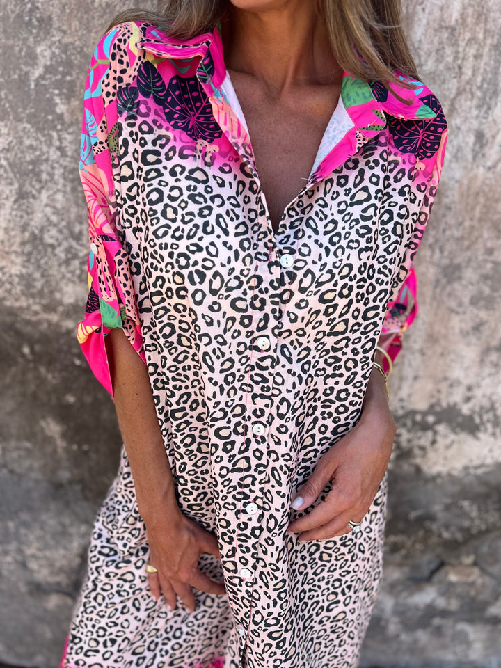 Blusão Estampado Animal Print com Detalhes Tropicais