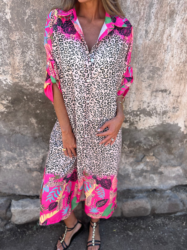 Blusão Estampado Animal Print com Detalhes Tropicais