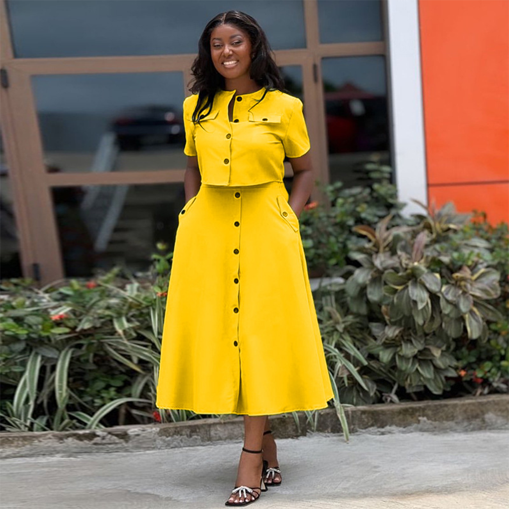 Blusa Cropped com Botões e Saia Midi