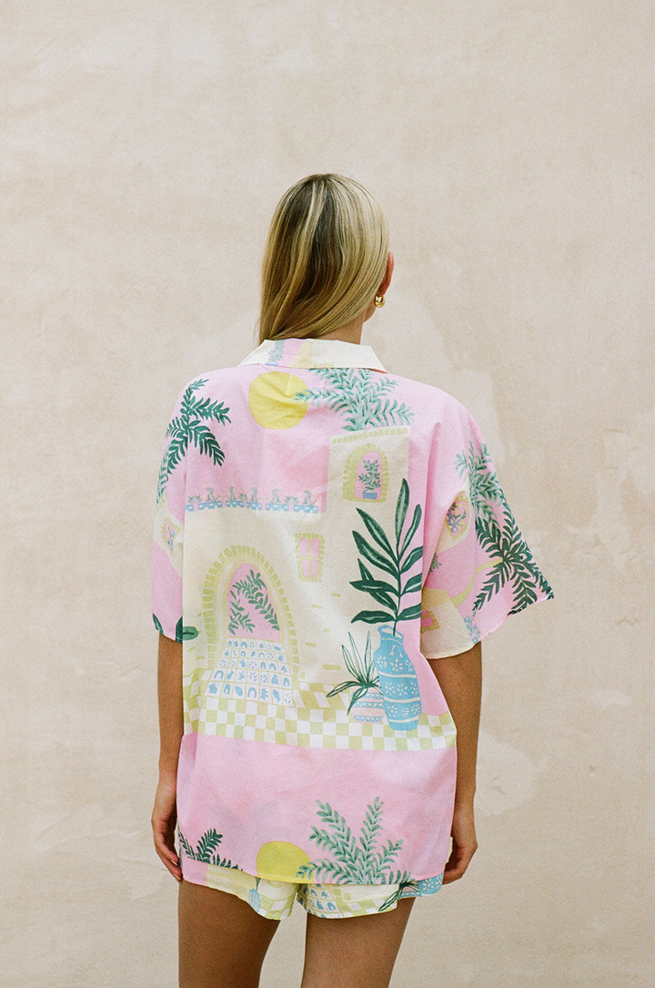 Conjunto Oversized Estampado Tropical - Camisa e Shorts de Verão Rosa