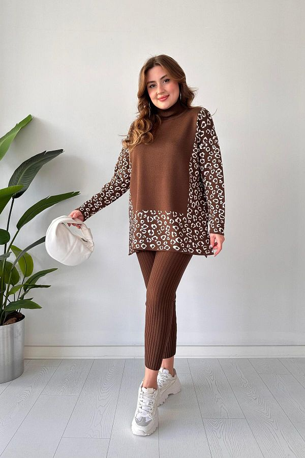 Conjunto Pima Glam: Blusa Animal Print e Calça Canelada