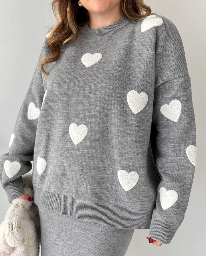 Conjunto Feminino Suéter Branco com Corações Rosa + saia longa.