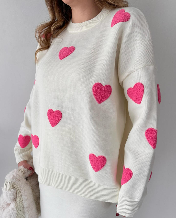Conjunto Feminino Suéter Branco com Corações Rosa + saia longa.
