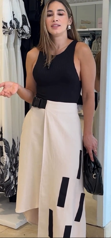 Conjunto Moderno - Cropped e Saia Midi Assimétrica